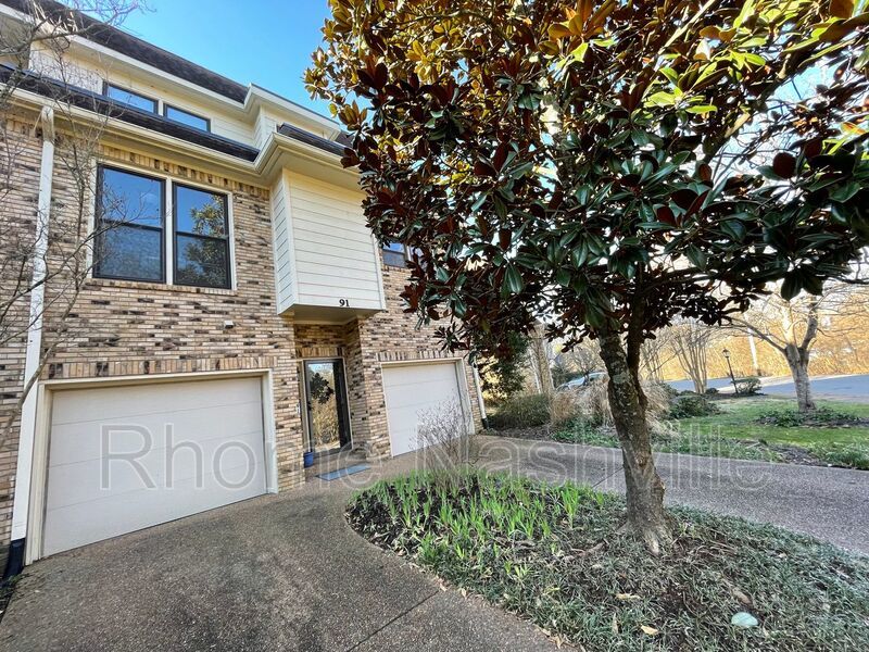 Spectacular West End condo in Richmeade Pl-Mostly Furnished Coming soon! property image