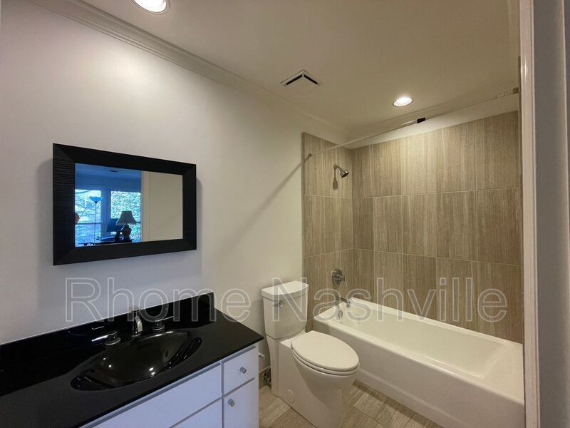 Spectacular West End condo in Richmeade Pl-Mostly Furnished Coming soon! property image