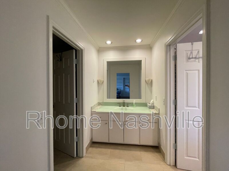 Spectacular West End condo in Richmeade Pl-Mostly Furnished Coming soon! property image
