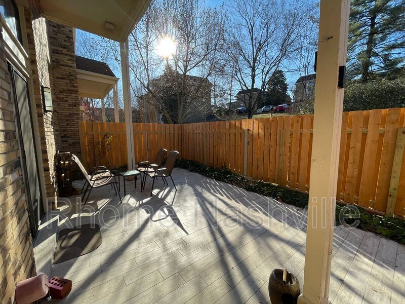 Spectacular West End condo in Richmeade Pl-Mostly Furnished Coming soon! property image