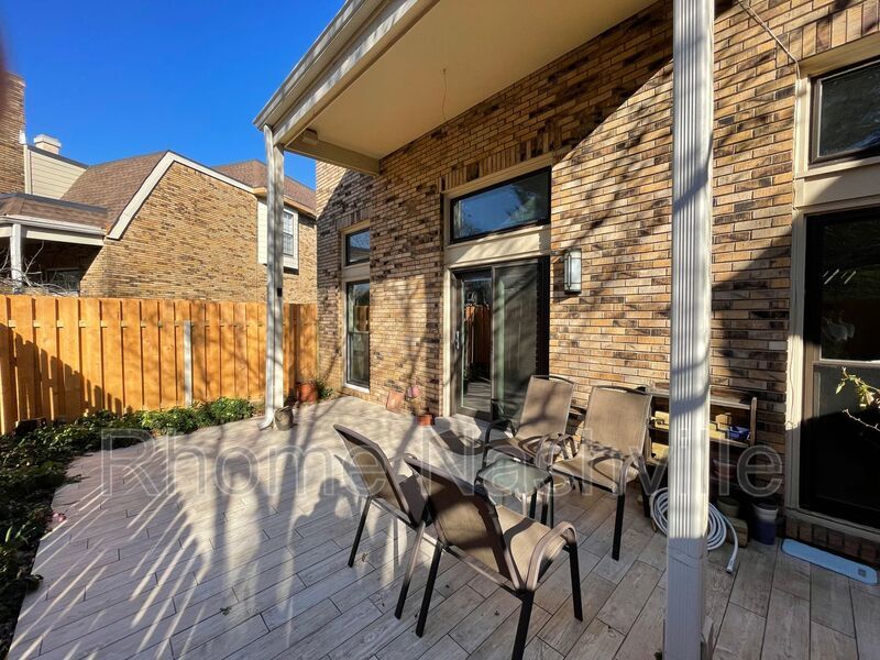 Spectacular West End condo in Richmeade Pl-Mostly Furnished Coming soon! property image