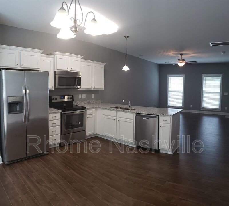 Almost new gorgeous townhouse in excellent Columbia location! property image