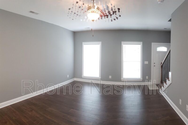 Almost new gorgeous townhouse in excellent Columbia location! property image