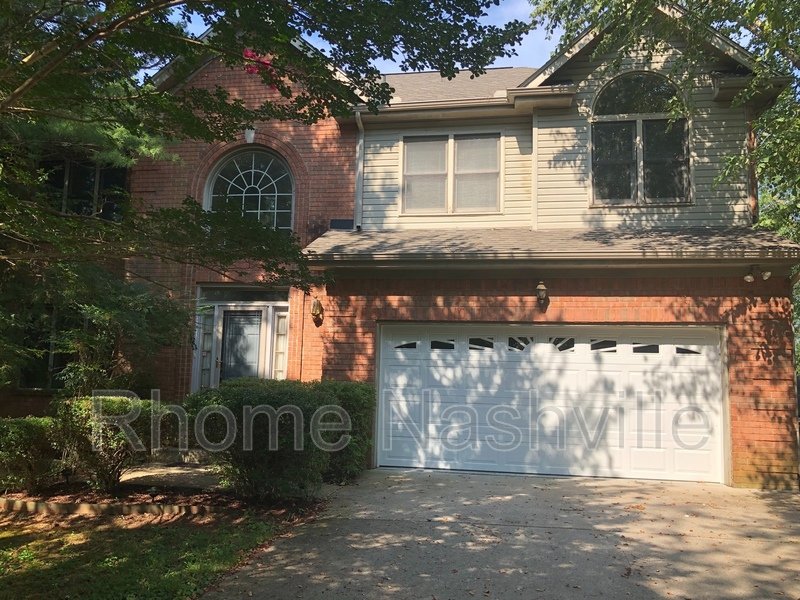 Beautiful and spacious 4 bed 2.5 bath near the lake! property image