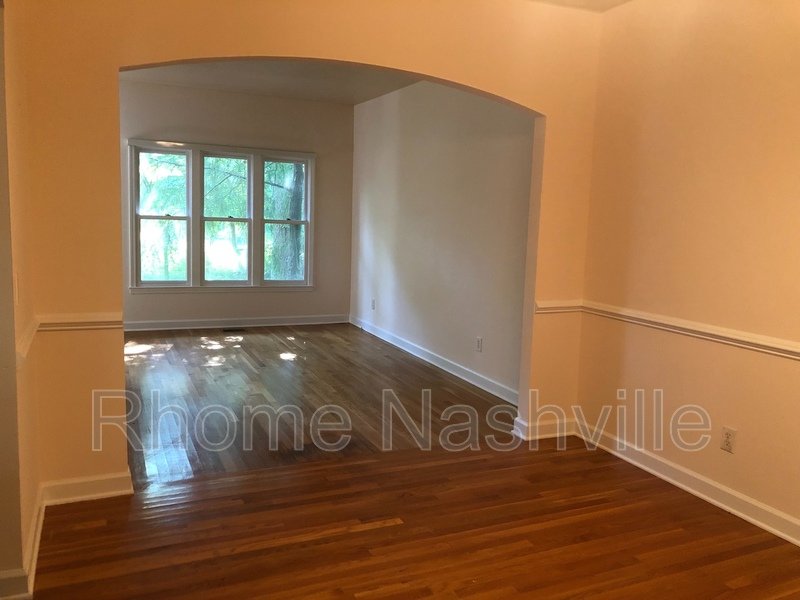 Beautiful and spacious 4 bed 2.5 bath near the lake! property image
