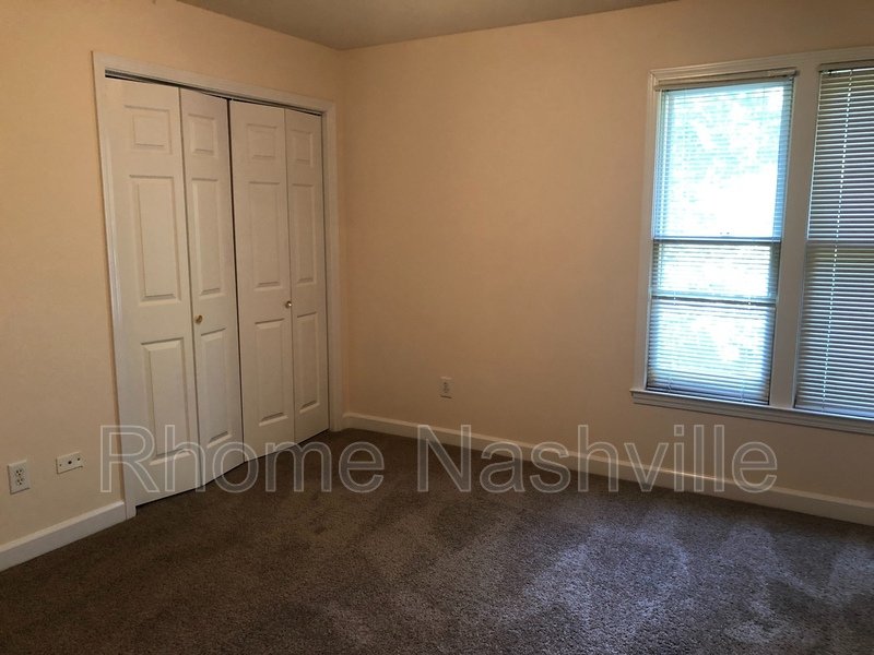Beautiful and spacious 4 bed 2.5 bath near the lake! property image