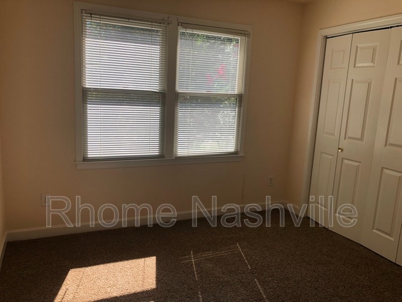 Beautiful and spacious 4 bed 2.5 bath near the lake! property image