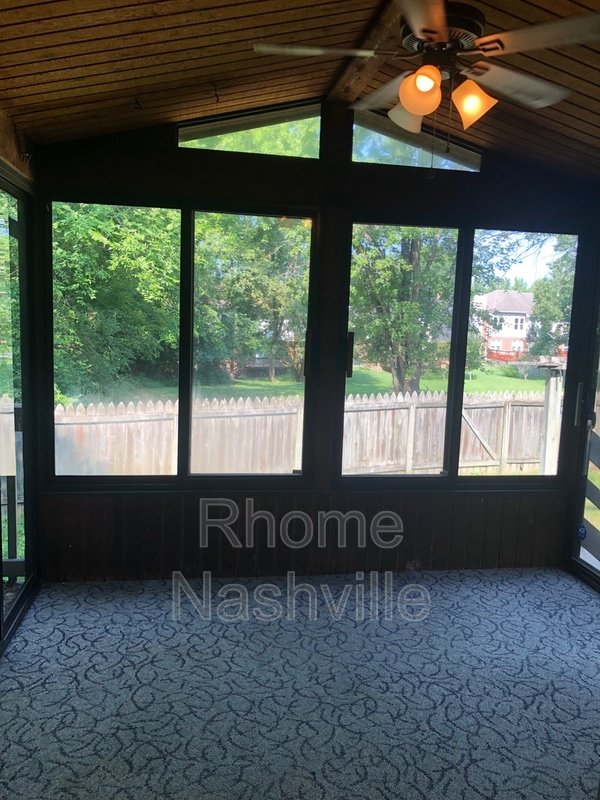 Beautiful and spacious 4 bed 2.5 bath near the lake! property image