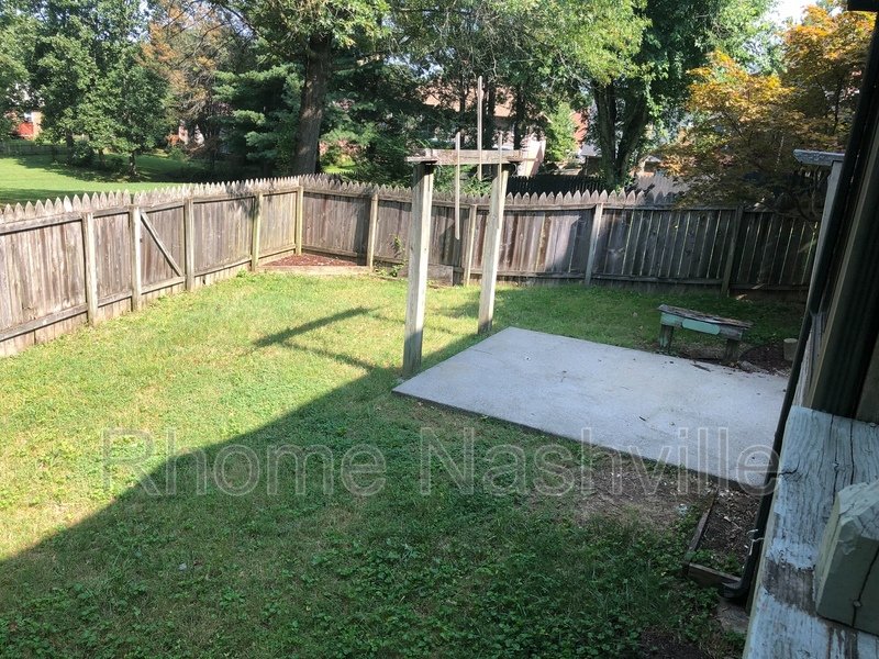 Beautiful and spacious 4 bed 2.5 bath near the lake! property image