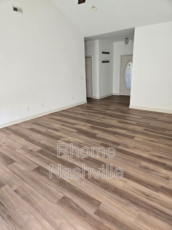 Great 3bed/2 bath Home Located in Golfview Estates BONUS ROOM property image