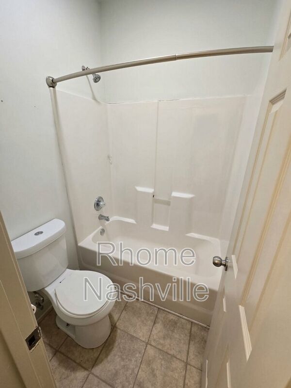 Great 3bed/2 bath Home Located in Golfview Estates BONUS ROOM property image