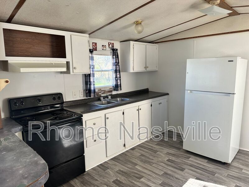 1970 Fayetteville Hwy - Embers East #45 3 bed 2 bath property image