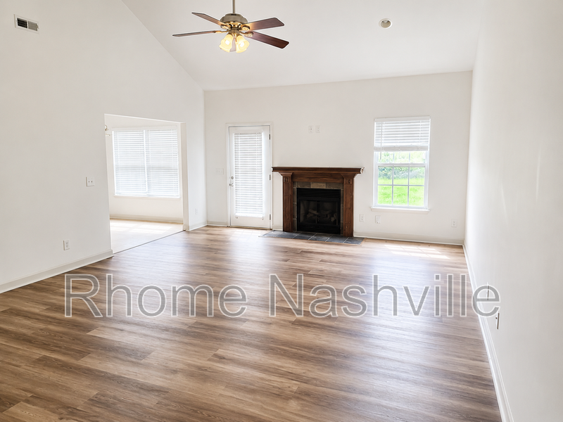 Great 3bed/2 bath Home Located in Golfview Estates BONUS ROOM property image