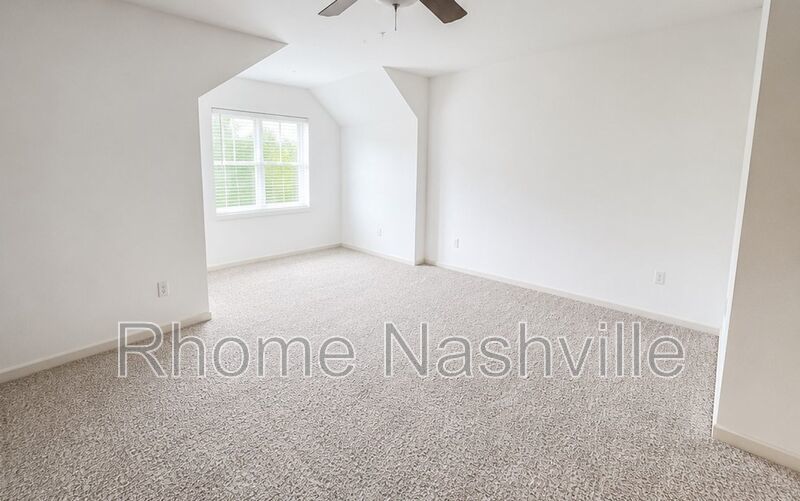 Great 3bed/2 bath Home Located in Golfview Estates BONUS ROOM property image