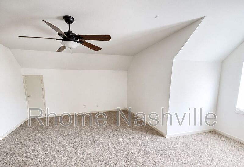 Great 3bed/2 bath Home Located in Golfview Estates BONUS ROOM property image
