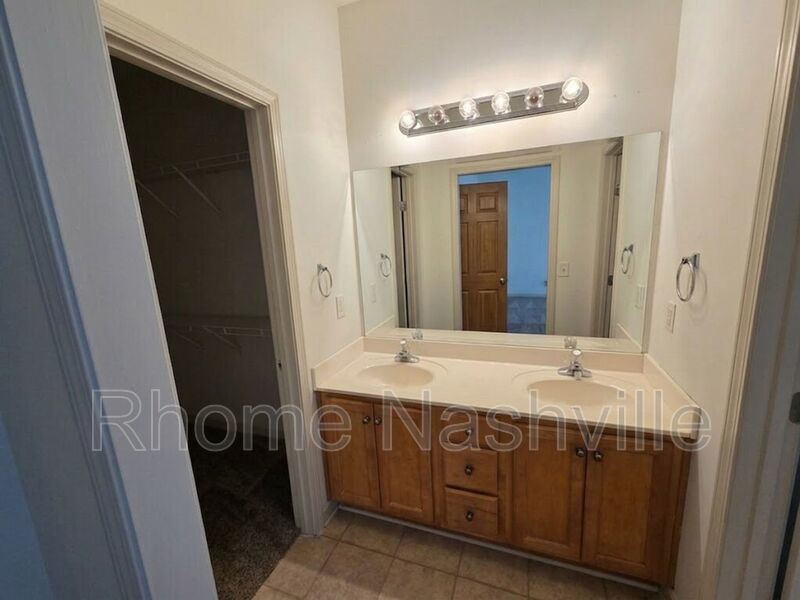 Great 3bed/2 bath Home Located in Golfview Estates BONUS ROOM property image
