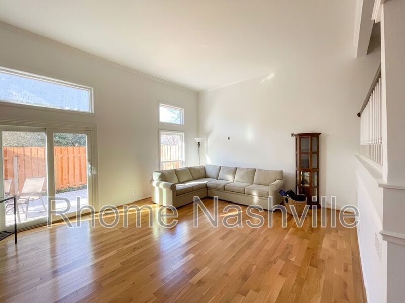 Spectacular West End condo in Richmeade Pl-Partially Furnished property image