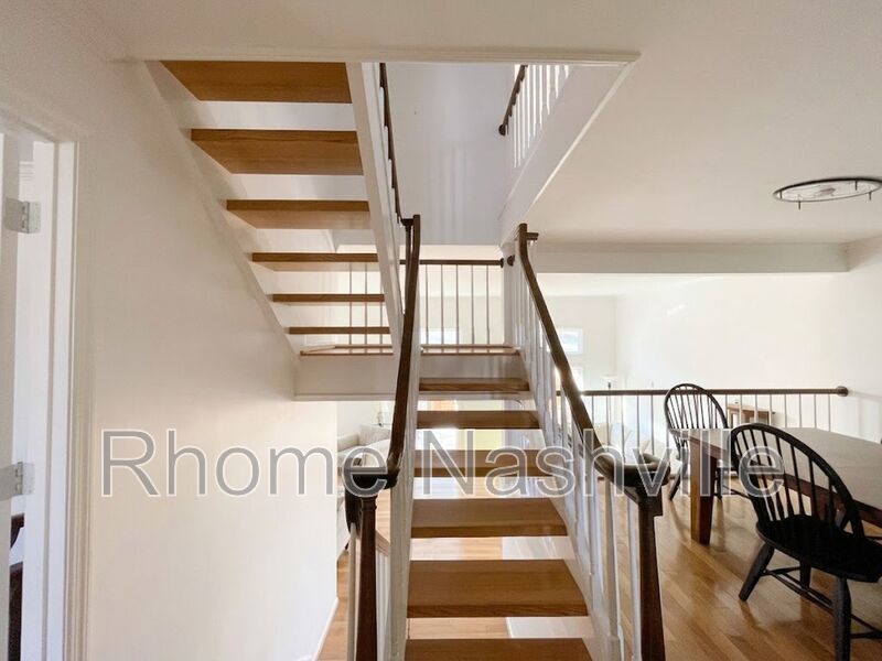 Spectacular West End condo in Richmeade Pl-Partially Furnished property image