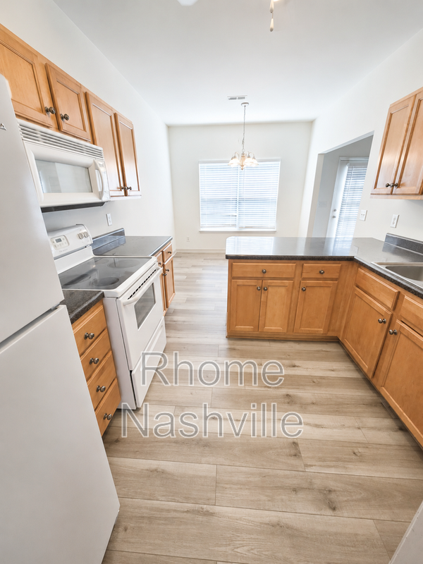 Great 3bed/2 bath Home Located in Golfview Estates BONUS ROOM property image