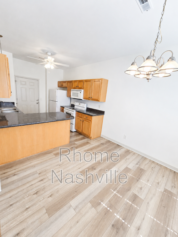 Great 3bed/2 bath Home Located in Golfview Estates BONUS ROOM property image